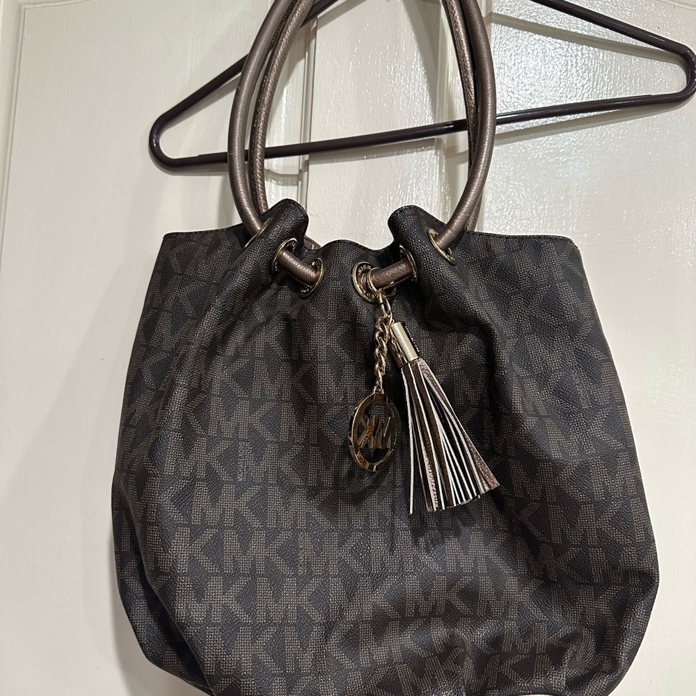 Michael kors bucket bag brown and gold